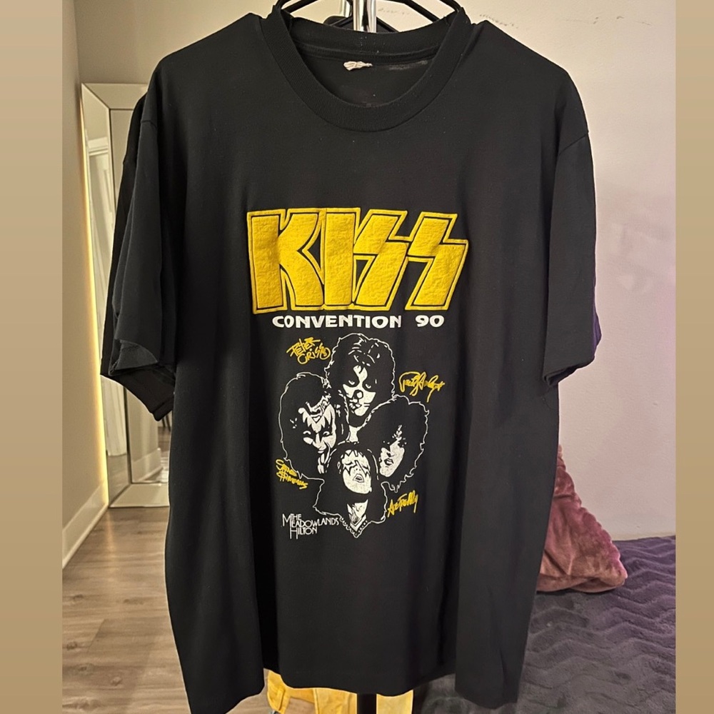 KISS Tee